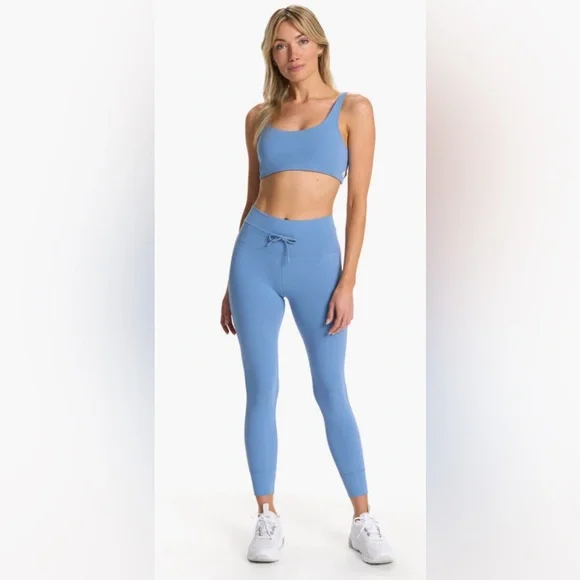 NWT Vuori Daily Leggings Isle Blue Size M - Picture 4 of 10